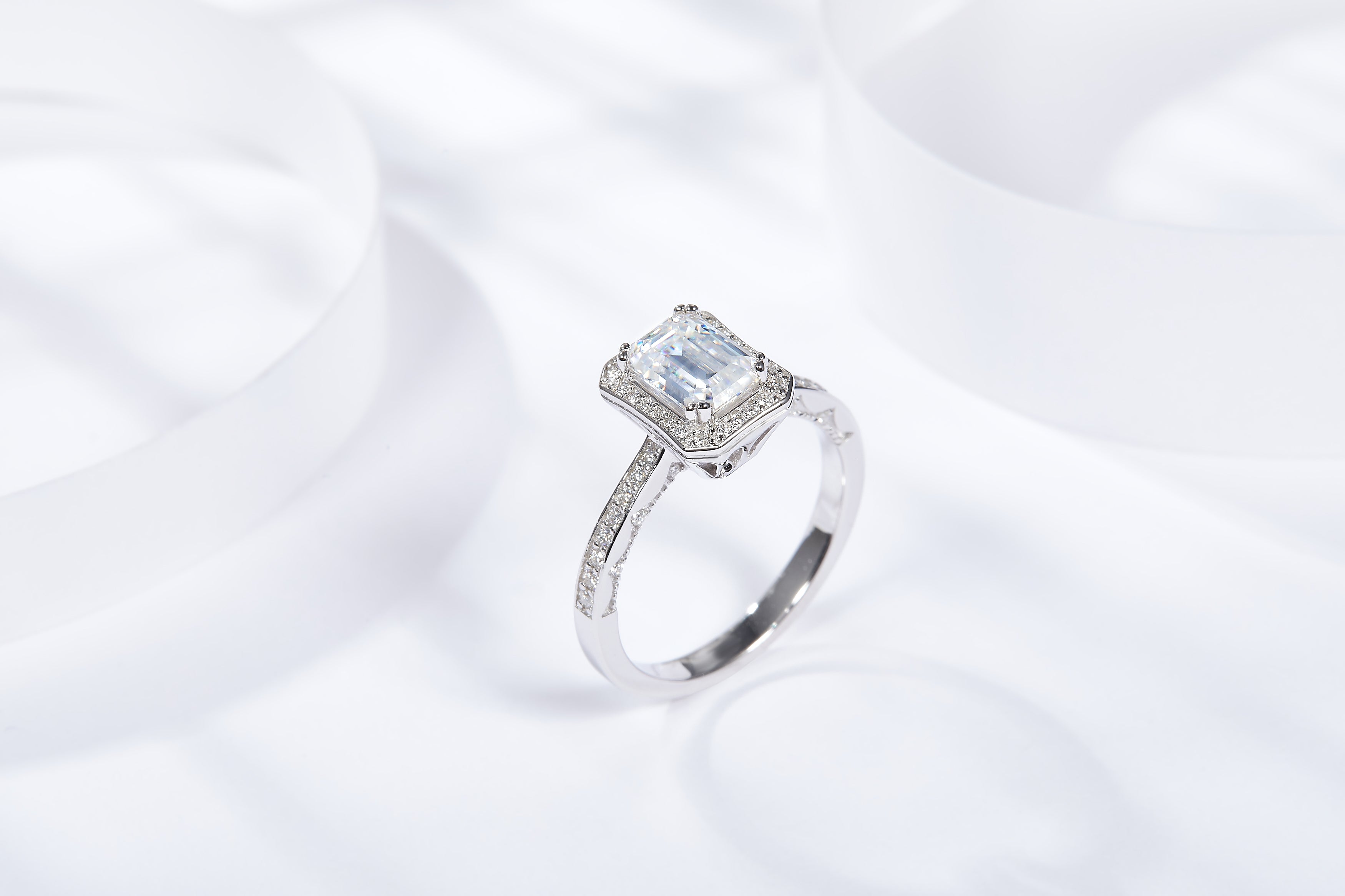 anello di lusso,  di alta qualità, argento S925 con placcatura in platino.