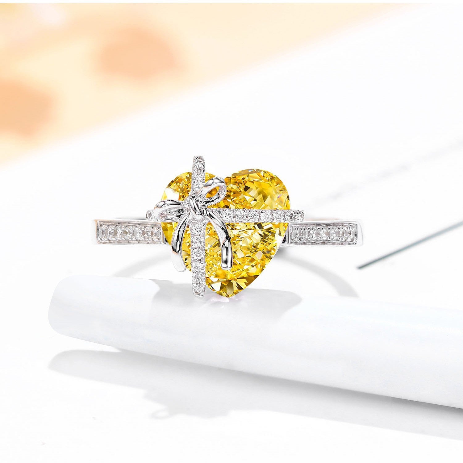 Fairy Luxury Heart Bow Ring For Women, Argyle Diamond Style, Yellow Zircon & High Carbon Diamond, High-end Designer Sense