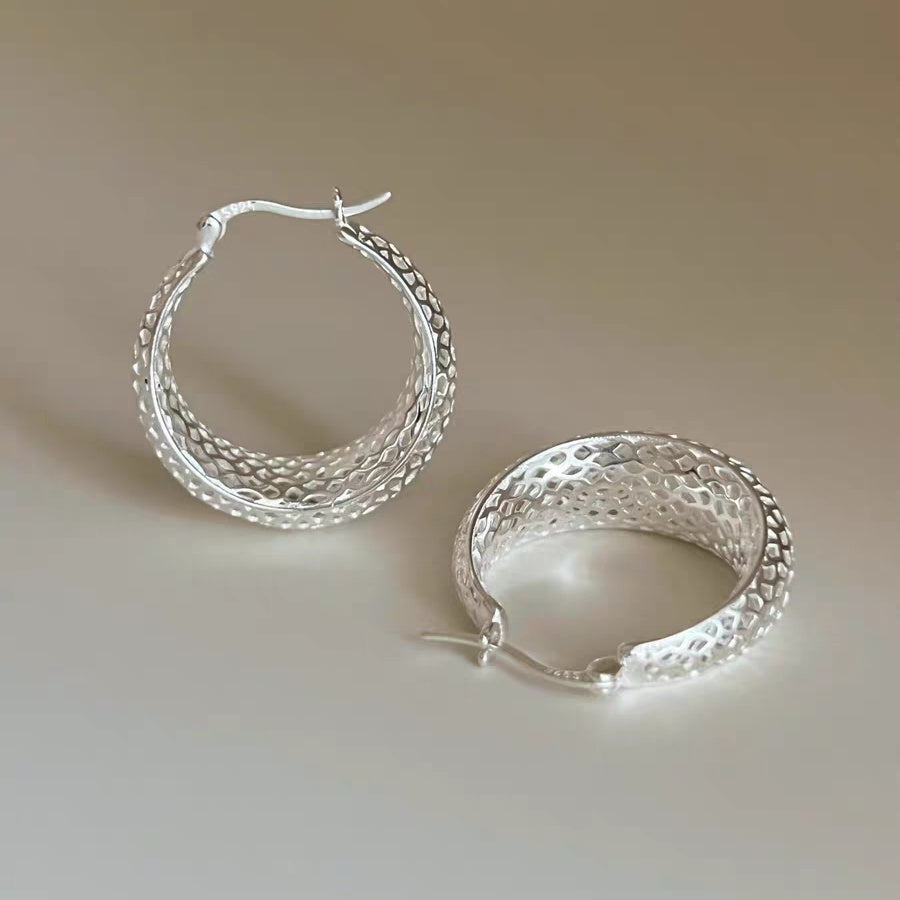 paio di orecchini a cerchio larghi in argento sterling 999