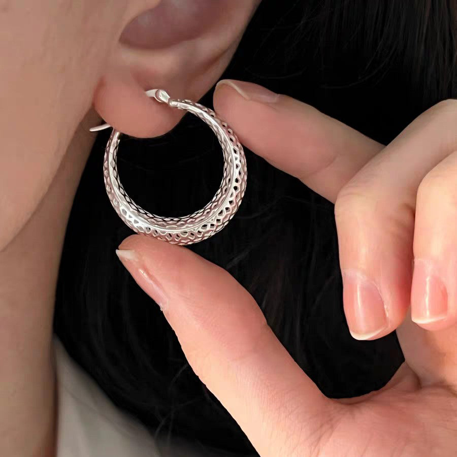 paio di orecchini a cerchio larghi in argento sterling 999