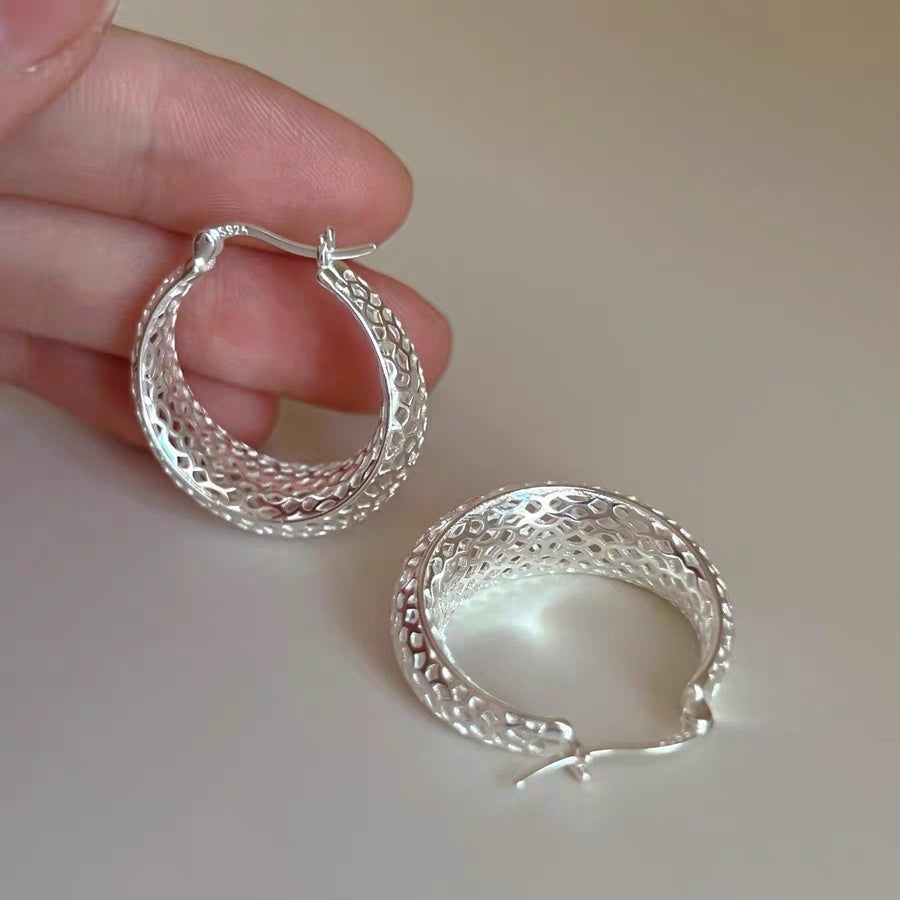 paio di orecchini a cerchio larghi in argento sterling 999